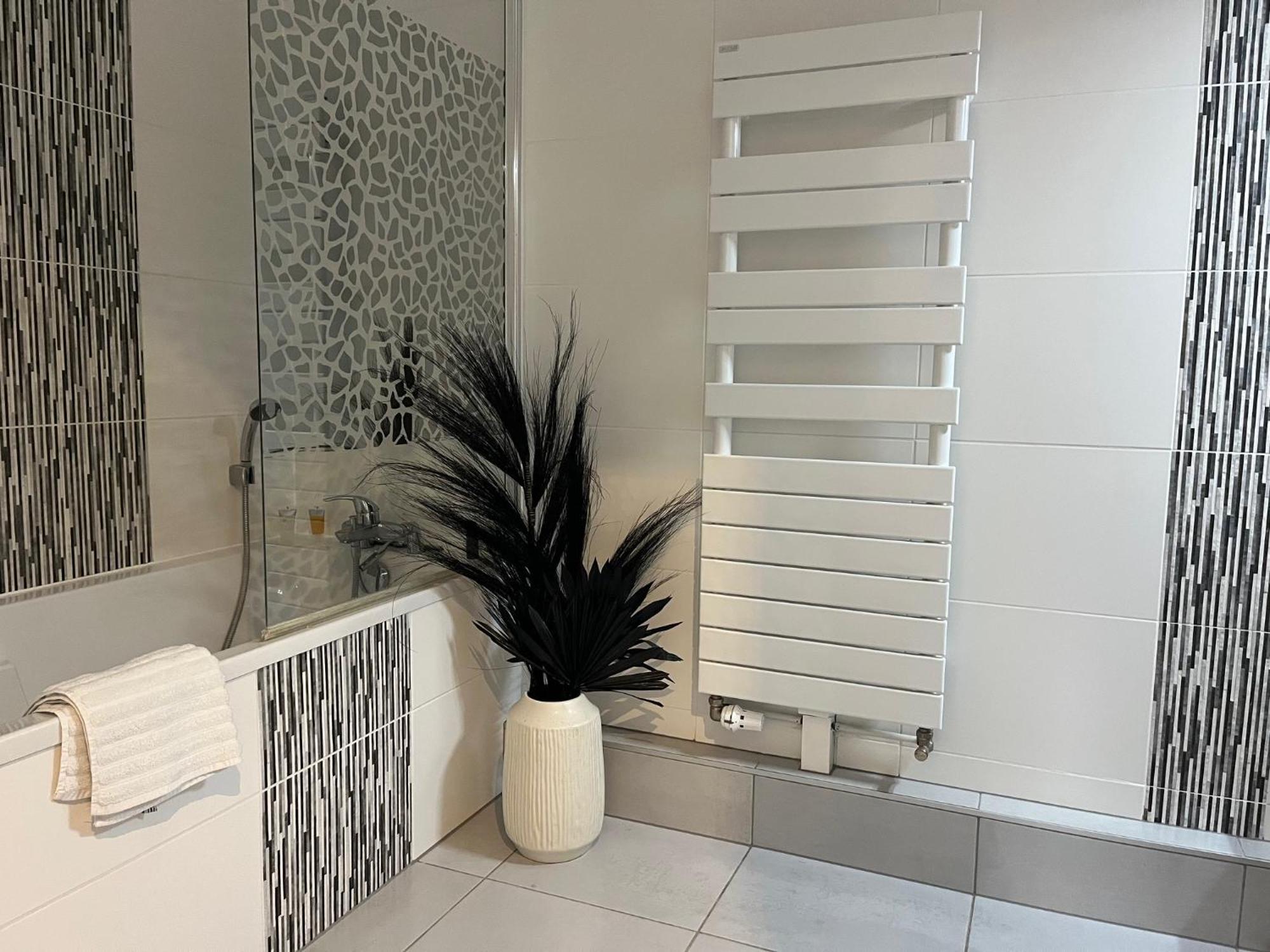 A Few Steps From Basel With Balcony And Free Private Parking Apartman Saint-Louis Kültér fotó